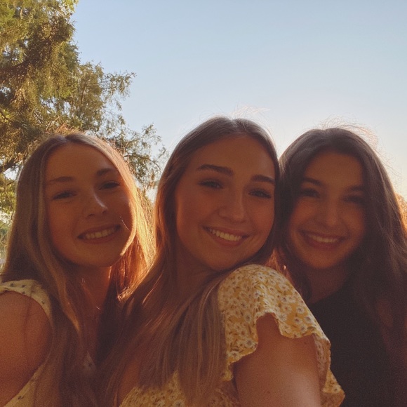 Meet your Posher, Ava - Picture 1 of 1